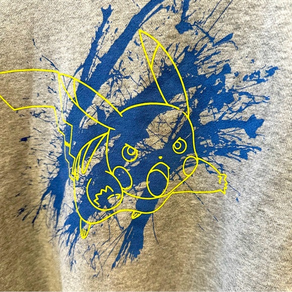 UNIQLO Limited Edition Pokemon Series Pikachu Sweatshirt Crewneck Grey Medium - Picture 2 of 5